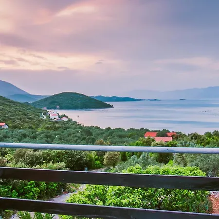 Bellavista Peljesac Peninsula Bed and Breakfast 3*